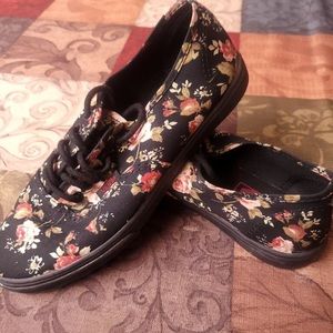 Lo pro floral vans